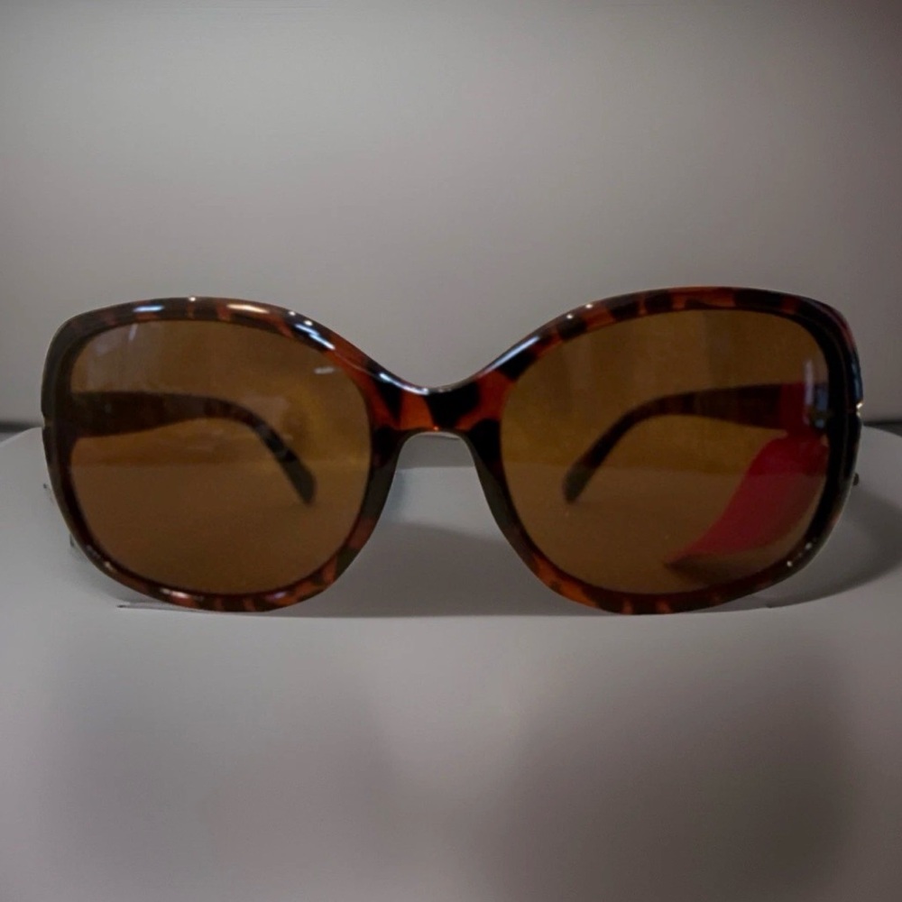 Betsey Johnson Oversized Tortoise Shell Frame Brown Lens Sunglasses 53192FBJ201